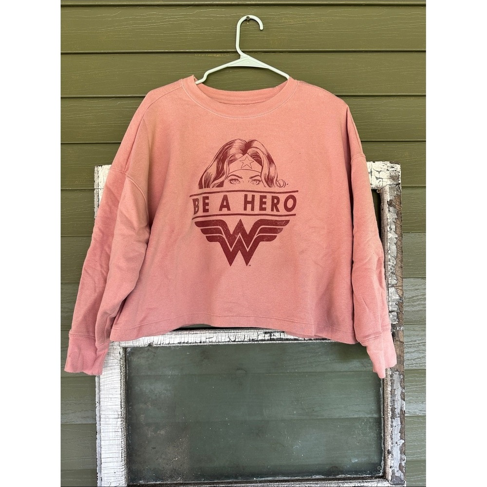 Old Navy Wonder Woman Be A Hero Cropped Sweatshirt Pink Large DC Comics Pullover